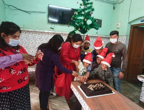 Christmas with a Difference! Children enjoy Gifts & Cake by I3T volunteers